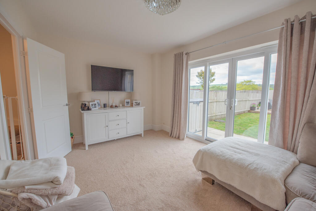 37 David Emmott Walk, Steeton, BD20 6FP photo 5