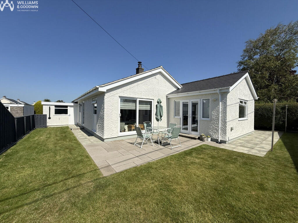 House in Llangaffo, Rhosyr - View 2