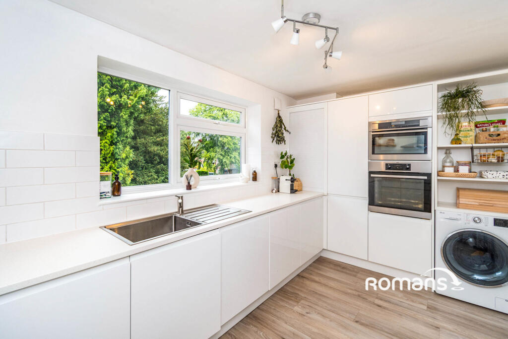 Apartment in Winchester, Hampshire - View 2