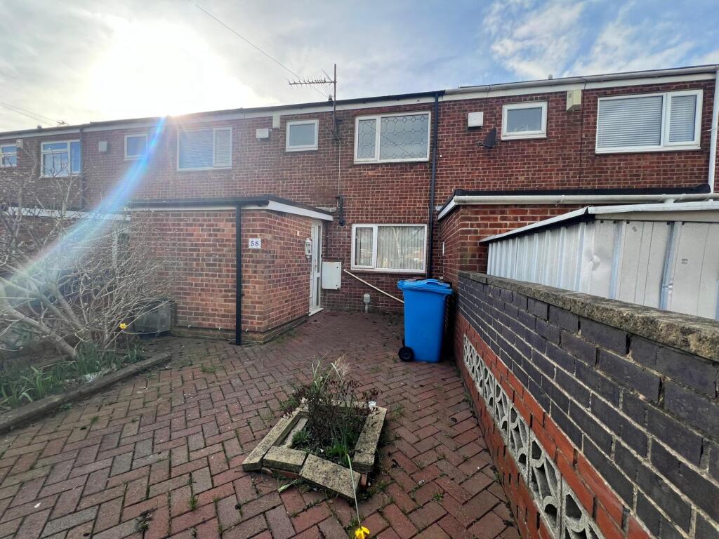 Main image of property: Kinderscout Close, Bransholme, Hull, East Riding Of Yorkshire, HU7