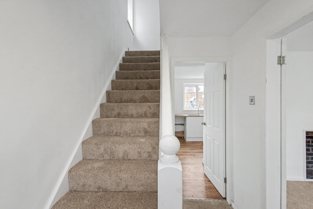 House in Wakefield - View 2
