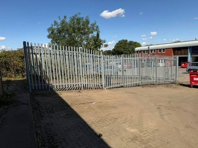 Fenced yard.jpg