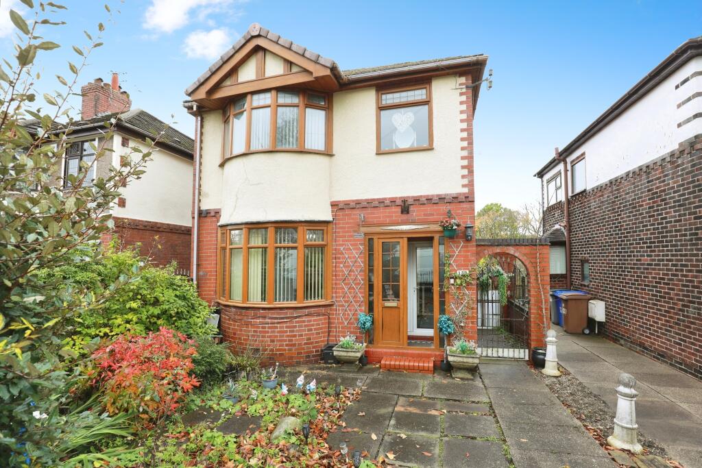 3-bed detached on Sunnyside Avenue, Stoke-on-trent, ST6, £199,500