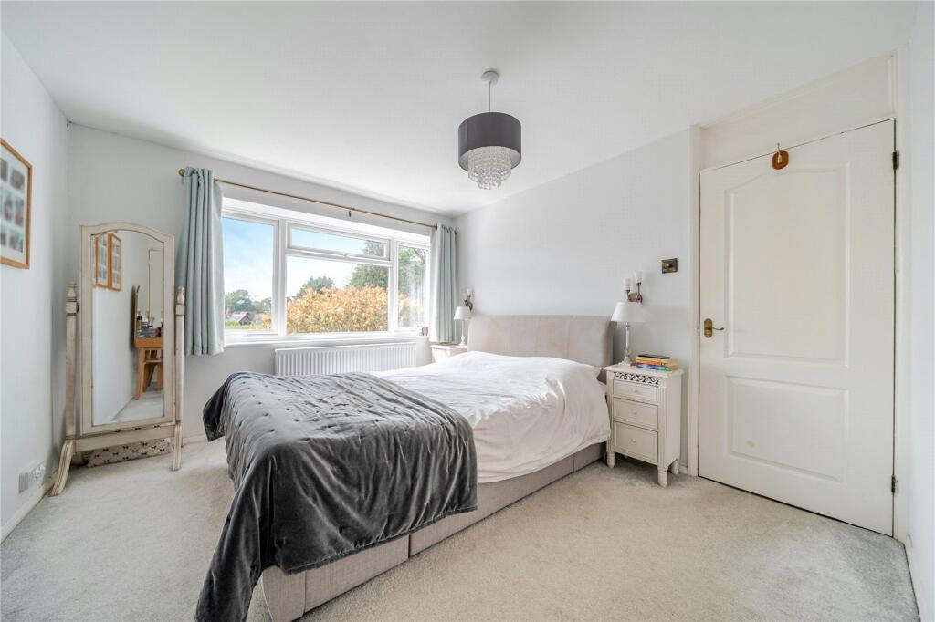 House in Waverley, Cranleigh - View 5