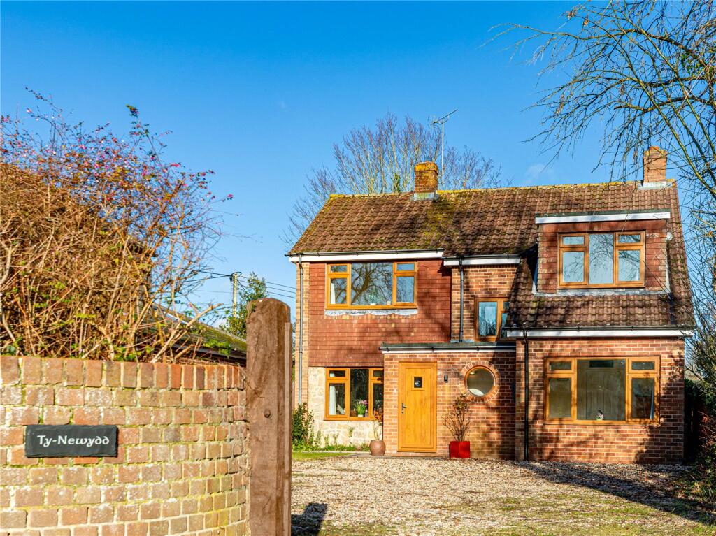 5-bed detached on Stockcross, Newbury, Berkshire, RG20, £575,000