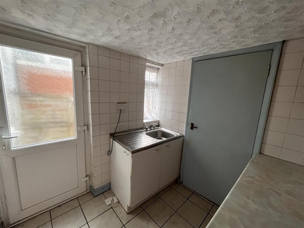 House in Swadlincote, Newhall - More