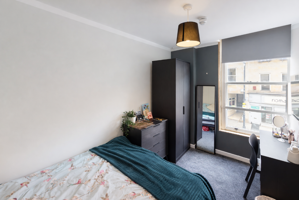 Apartment in Bristol, Canon's Marsh, City Centre - View 5
