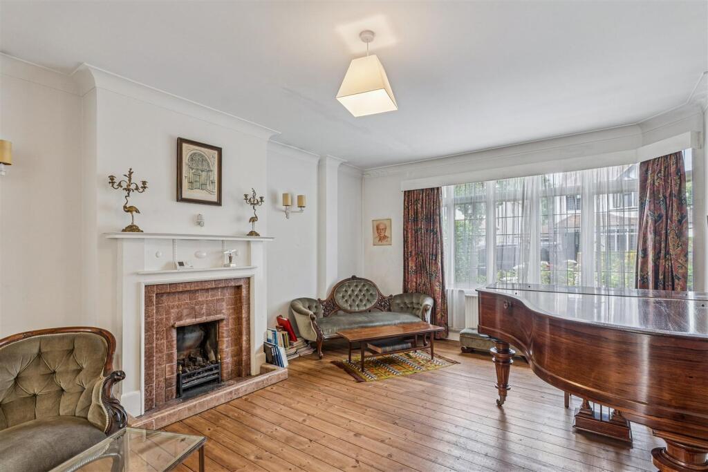 House in London, Strand-on-the-Green - View 2