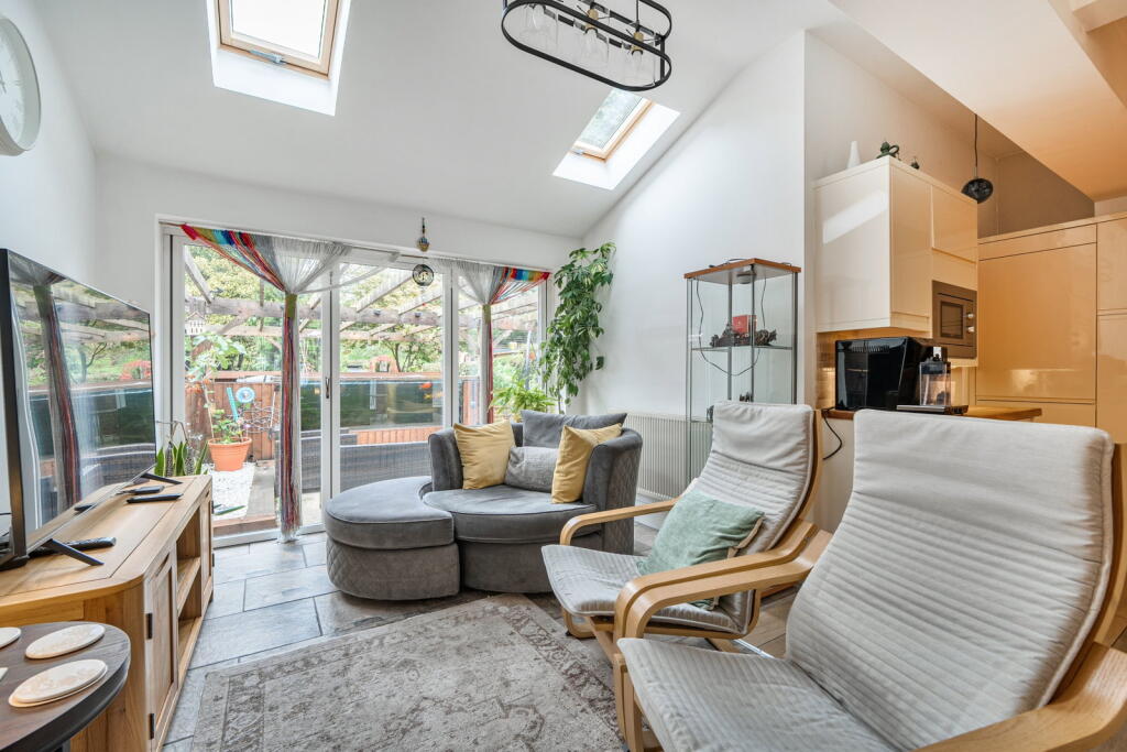 House in Dudley - View 5