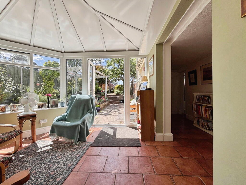 House in North Kesteven, Thorpe Latimer, Helpringham - More