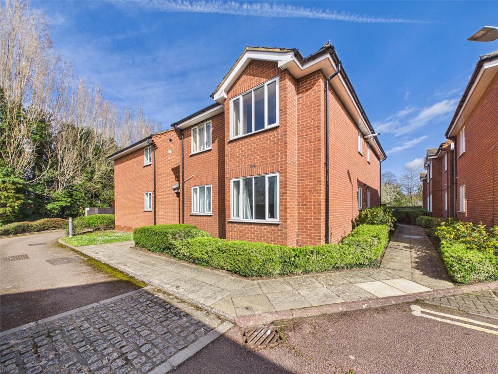 1-bed flat on Gloucester Road, Cheltenham, Gloucestershire, GL51, £100,000