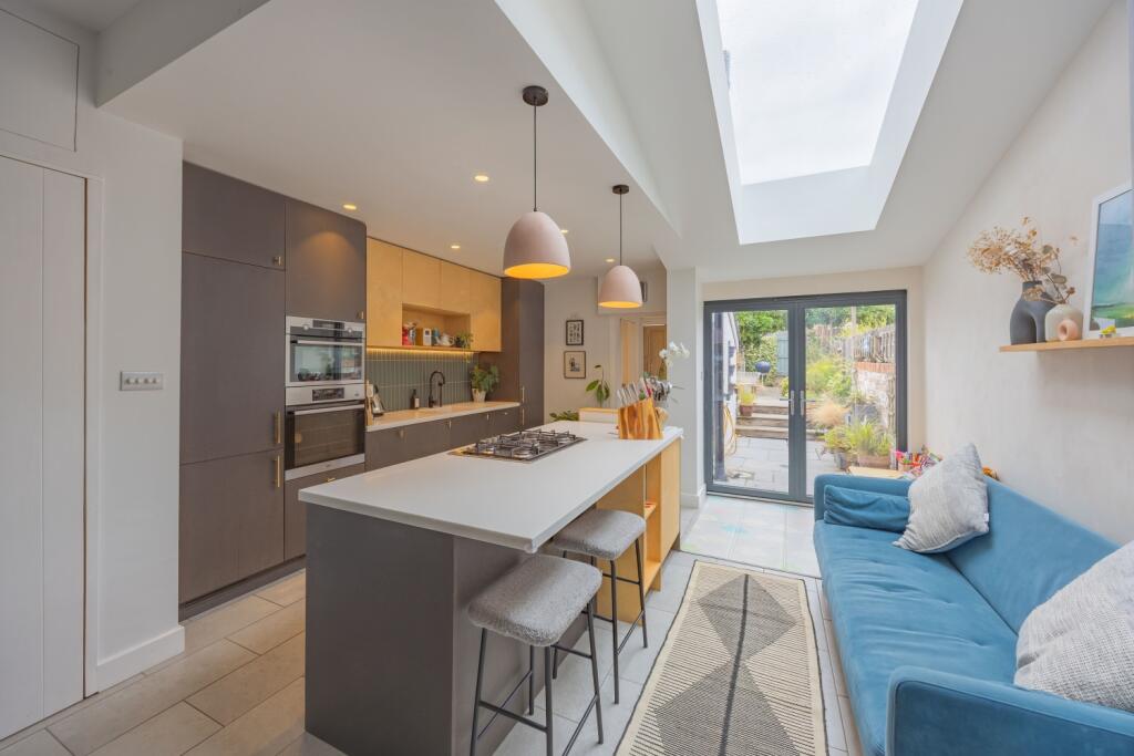 House in Taunton - View 4