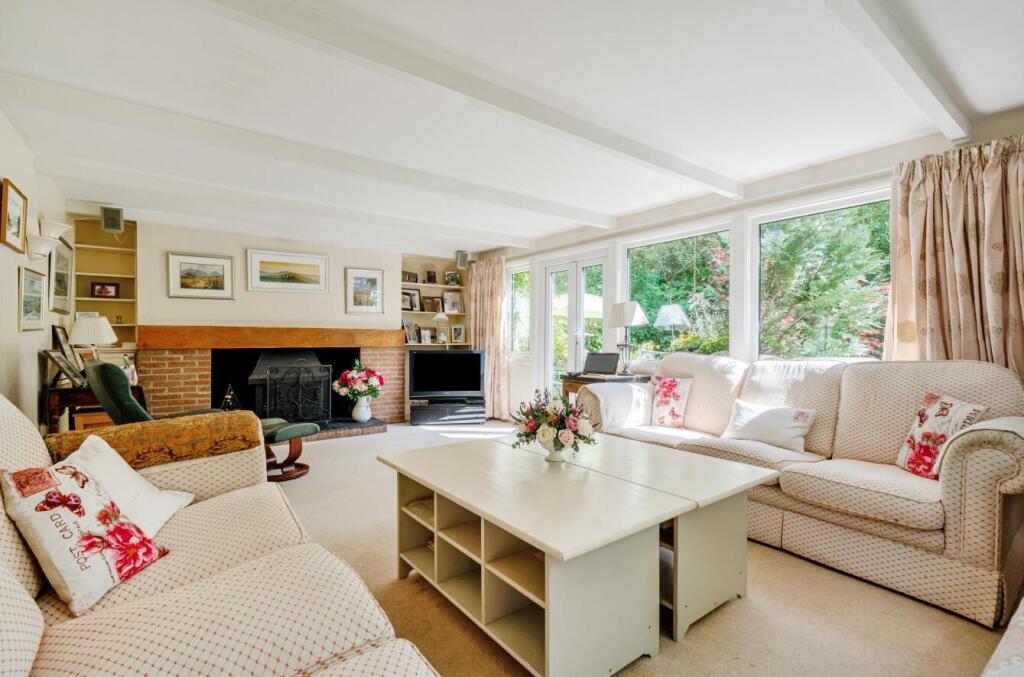 Long Crendon, Buckinghamshire photo 3