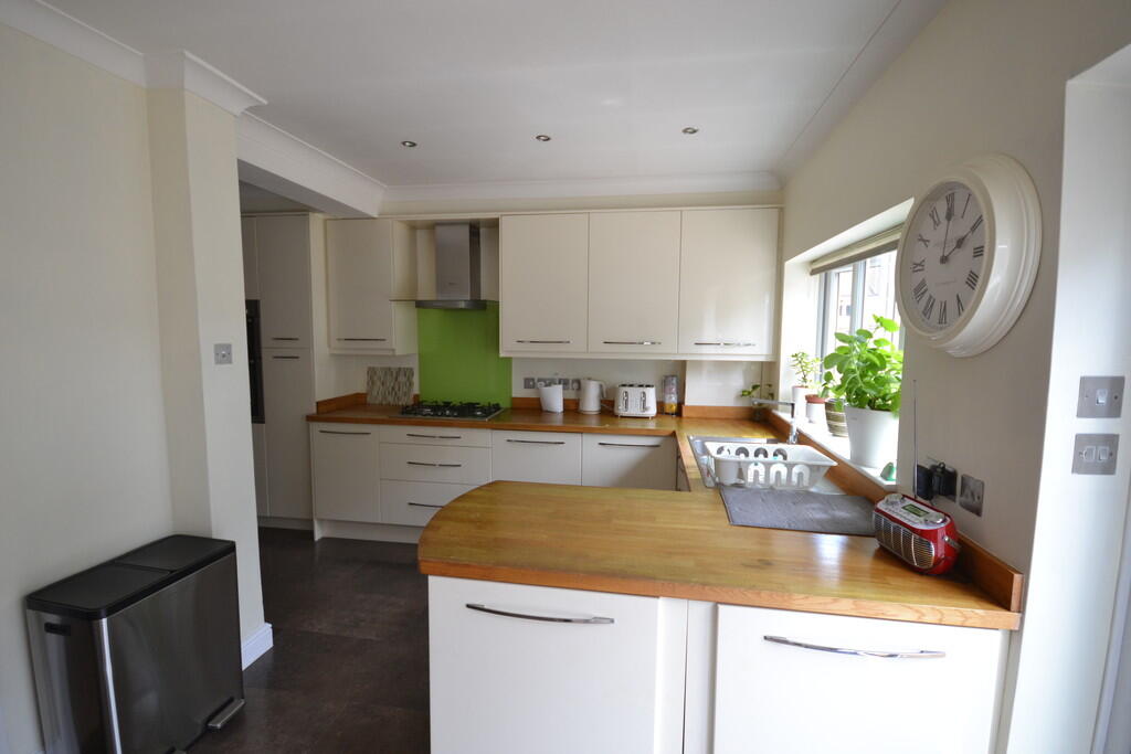 3-bed terraced on Heather Avenue, Romford, £479,995