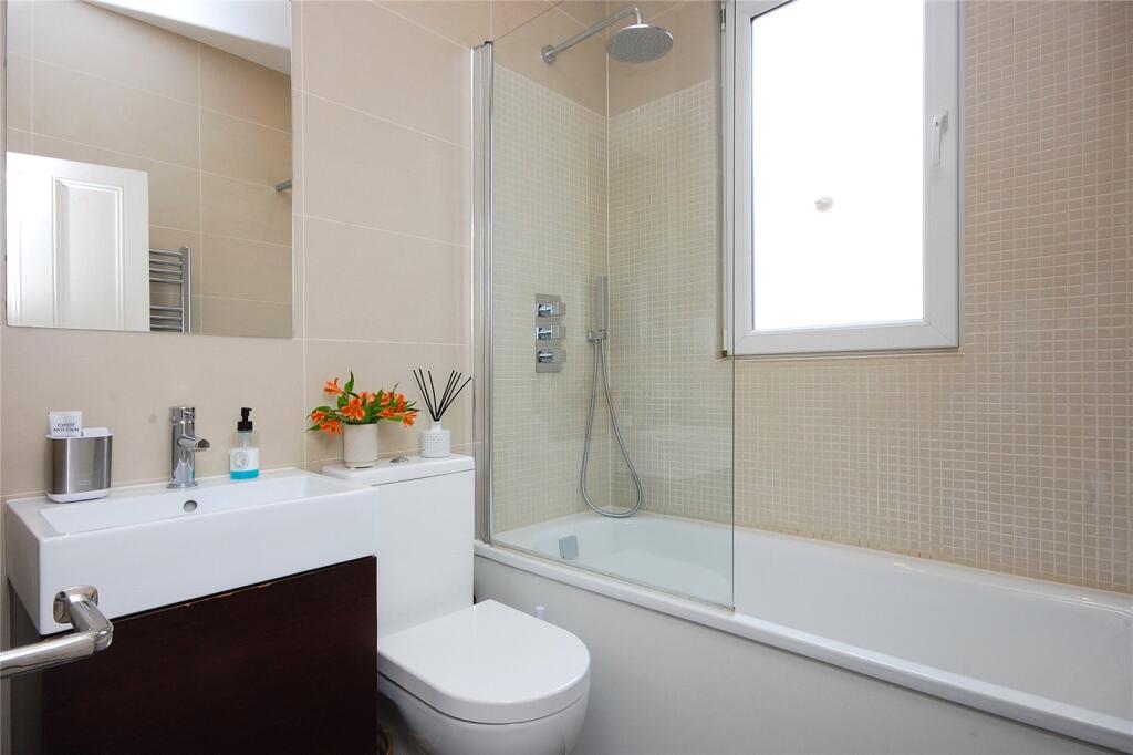 Apartment in London - More