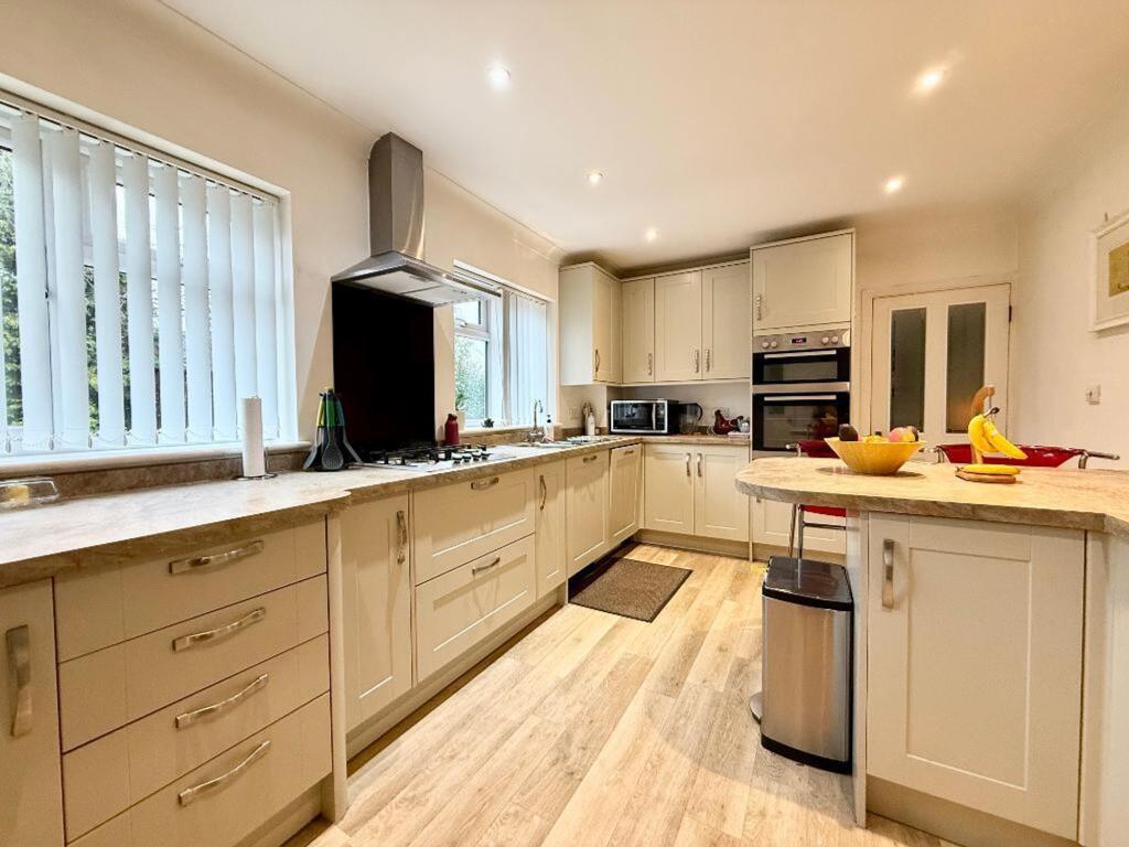Foxbury Close, Luton, LU2 - View 5