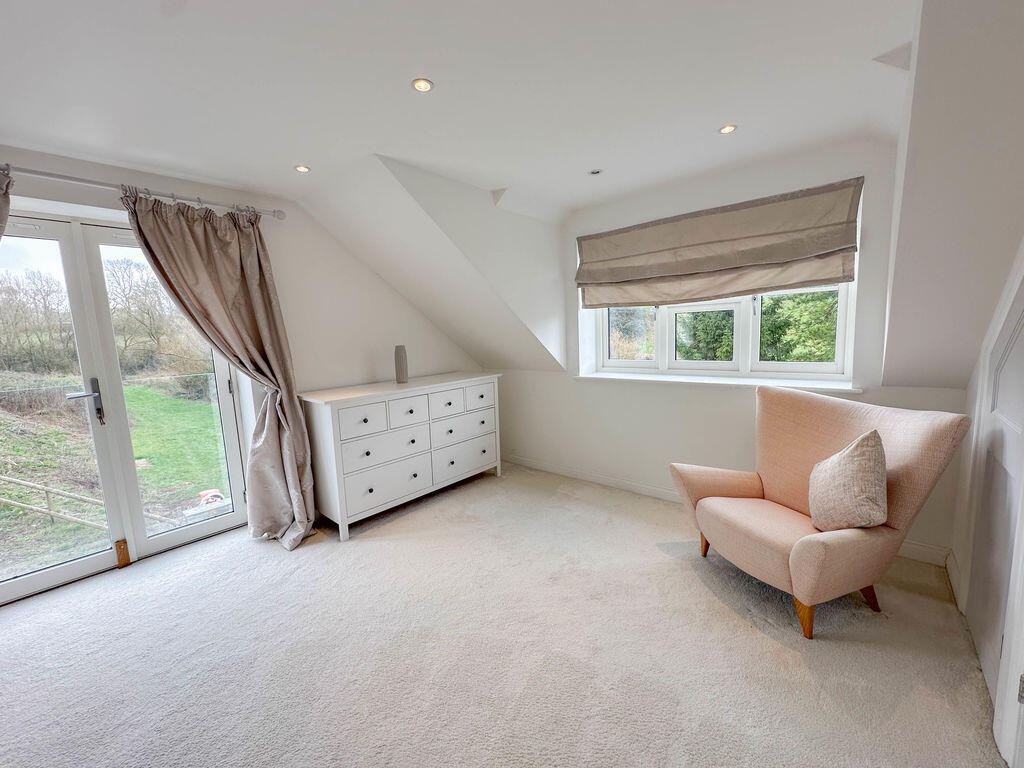 Additional image 38 of Pilton
