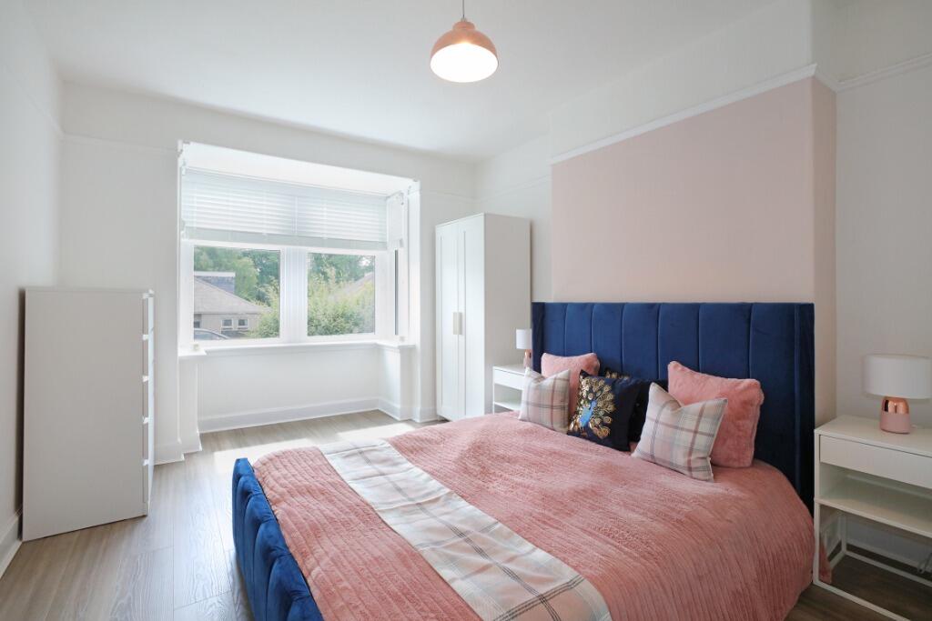 House in Edinburgh, Craigleith - More