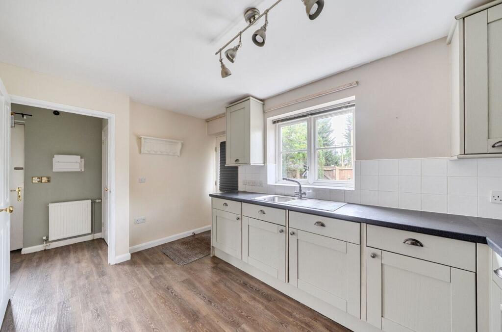 Lewis Close, Chilcompton, Radstock, BA3 photo 5