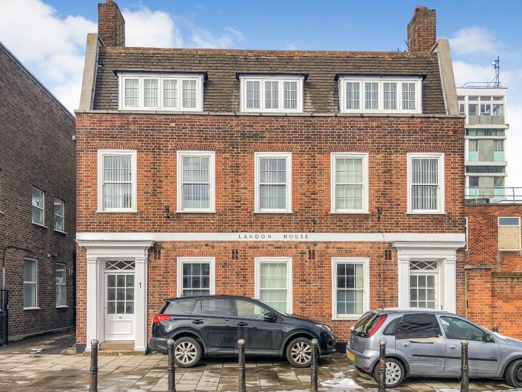 Main image of property: Shenfield Road, Brentwood, Essex, CM15