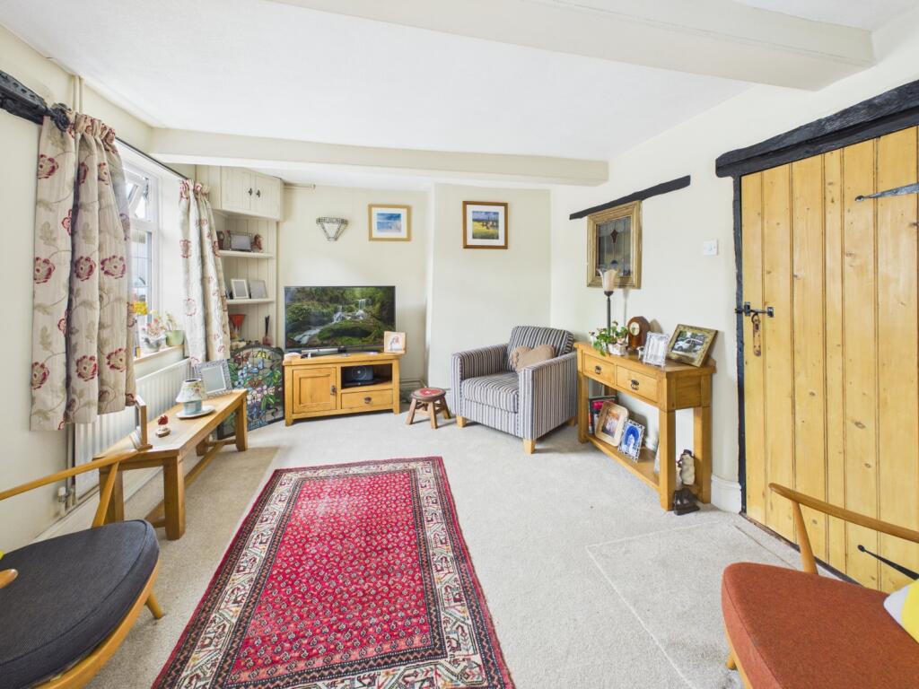 House in Hardingstone, West Northamptonshire - View 3