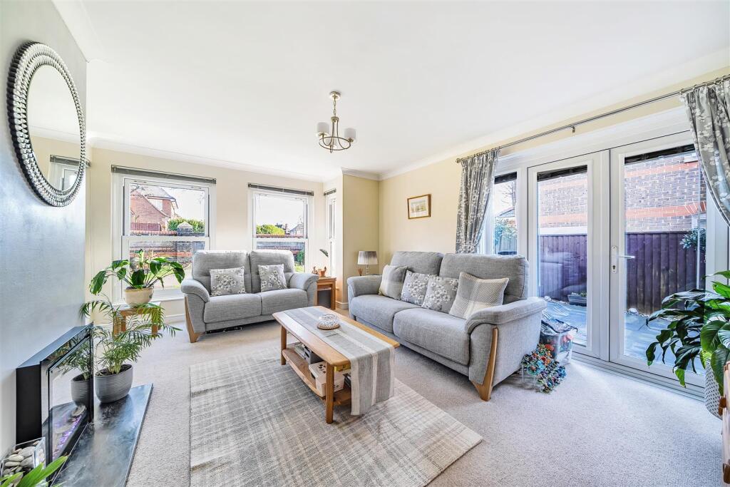 House in Dorchester, Dorset - View 2