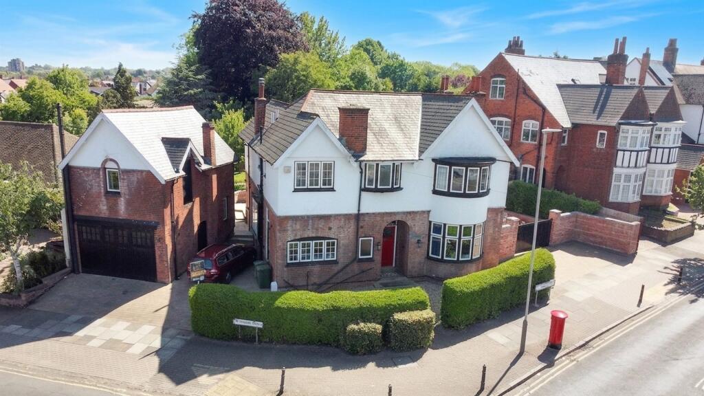 Main image of property: Stoughton Drive North, Leicester, LE5