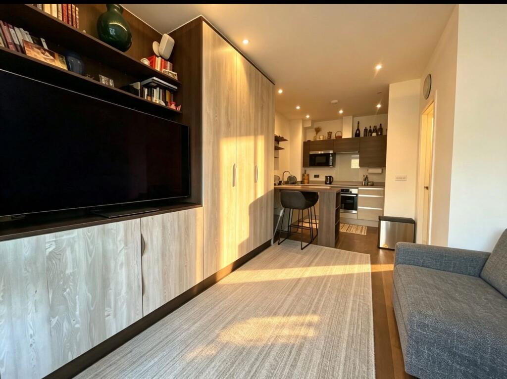 Apartment in London - View 5