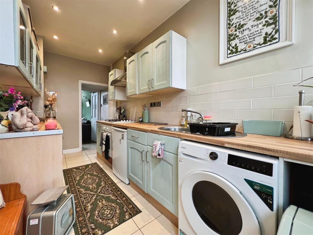 Undercliffe Road, Bradford, BD2 3BP - View 2