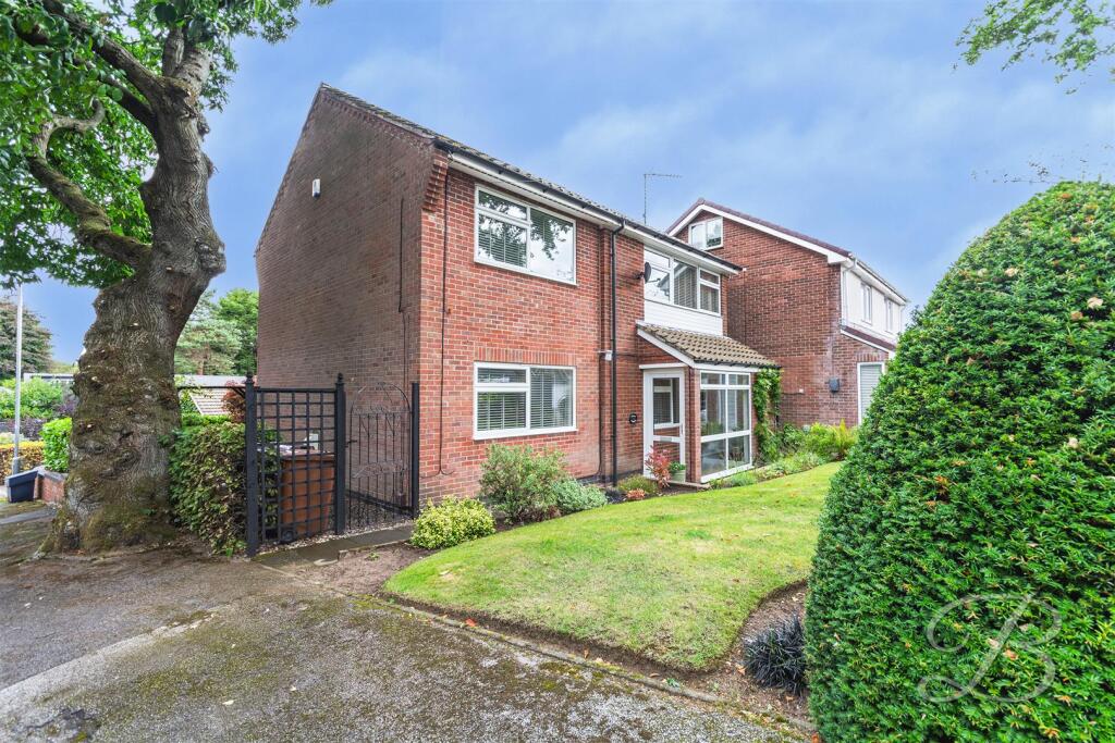 Main image of property: Vernon Crescent, Ravenshead, Nottingham
