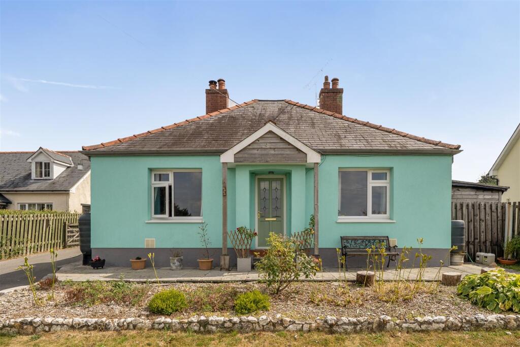 Llanllwni, Carmarthenshire - More