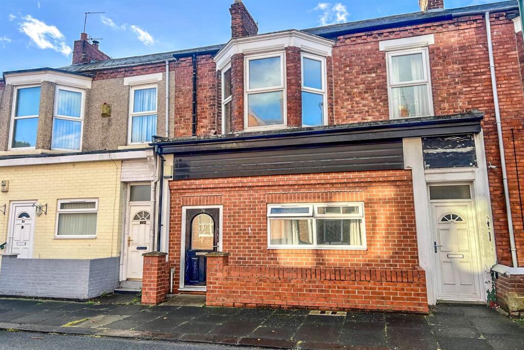 3-bed flat on St. Vincent Street, South Shields, £39,950