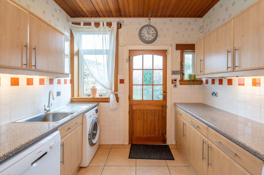 45 Meadowfield Avenue, Edinburgh, EH8 7NP - View 6