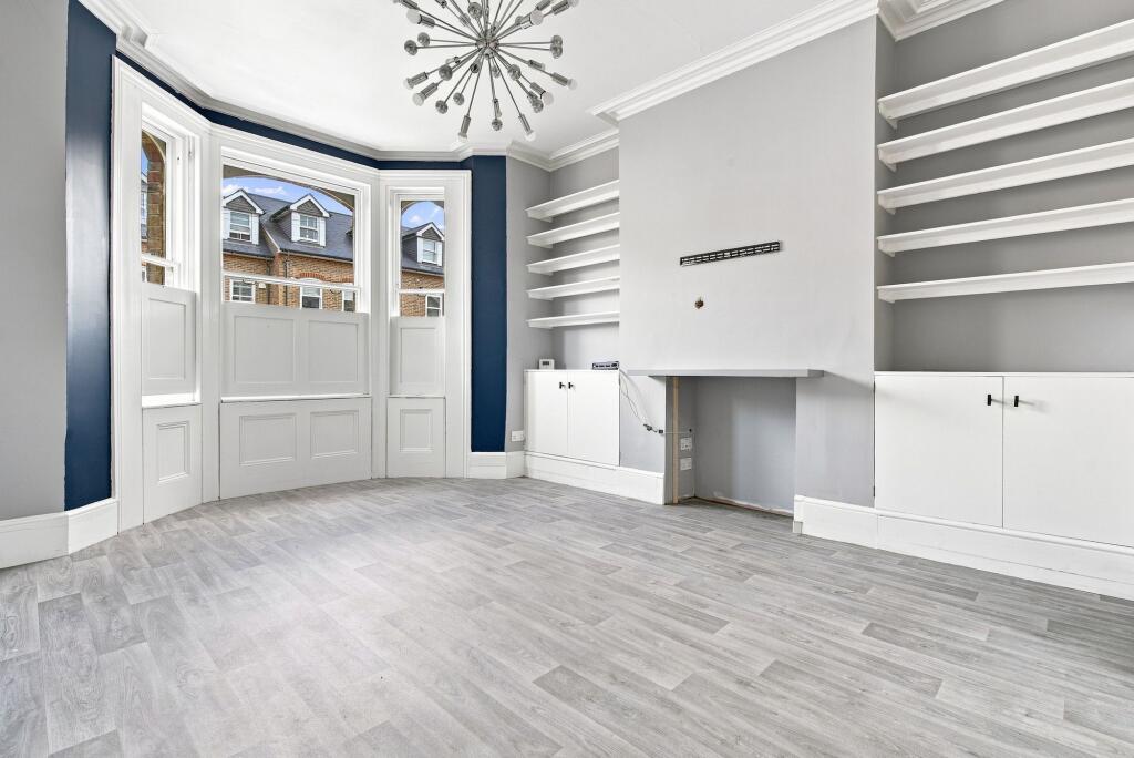 House in Slough - View 4