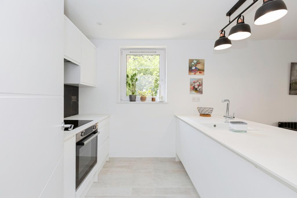 Apartment in London - View 5