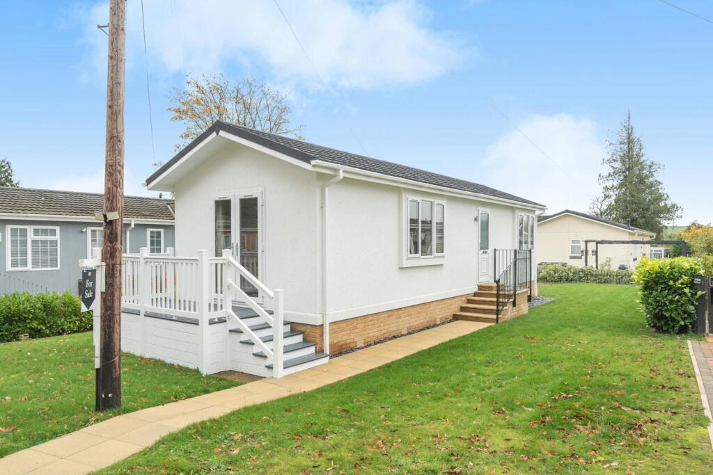 2-bed caravan on Ranksborough Hall, Langham, Oakham, Rutland, LE15 7EL, £150,000