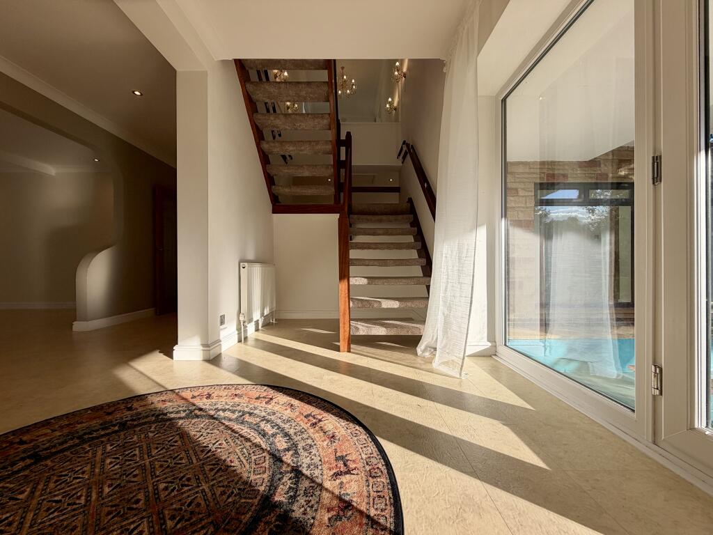 House in Nottingham, Bramcote - View 5