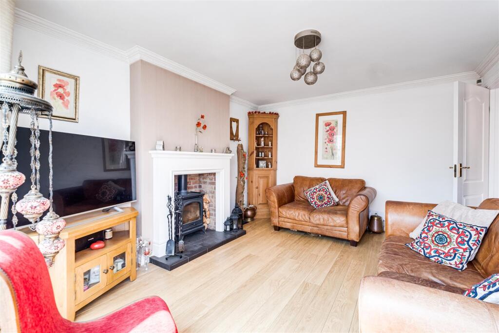 House in Lichfield, Upper Stonnall, Shenstone - More