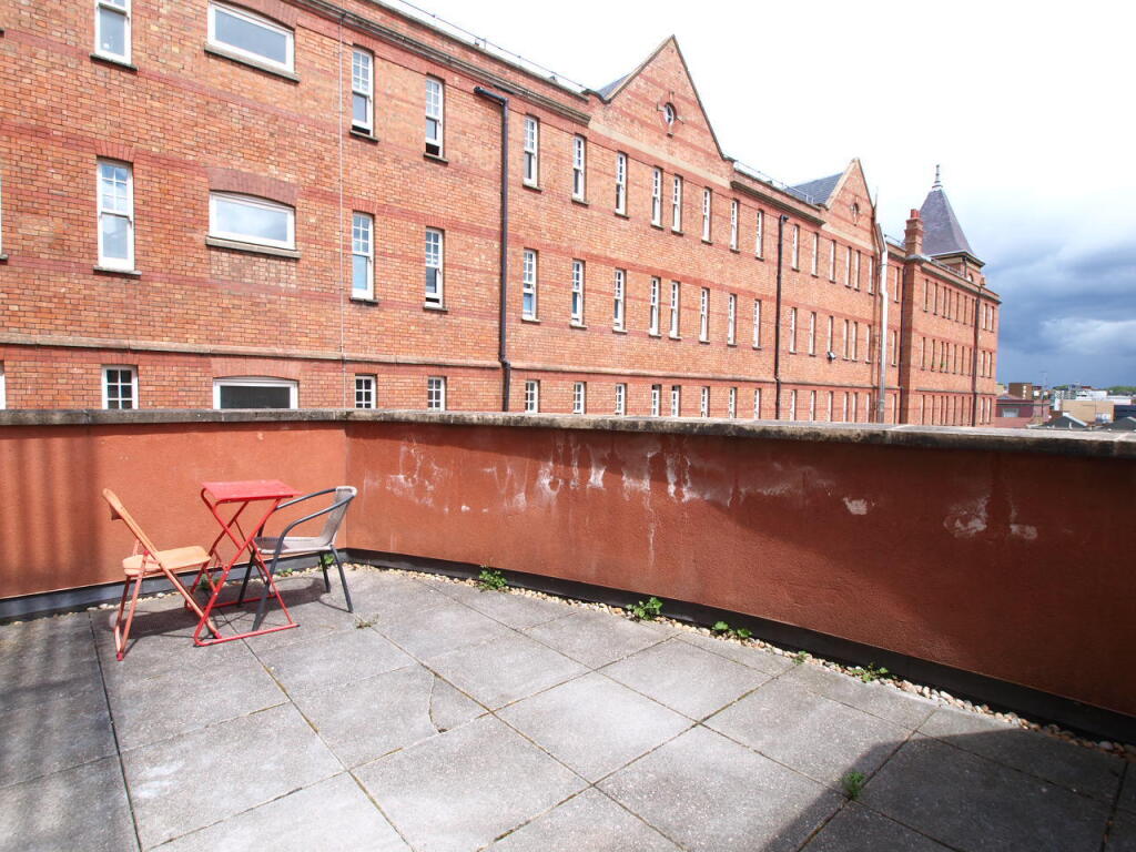 2 bedroom house for rent