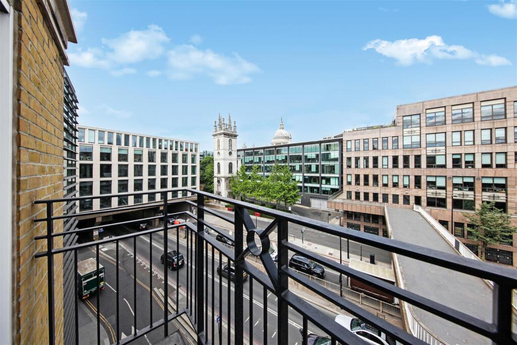 Apartment in London - View 2
