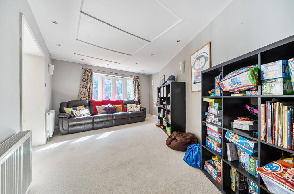 House in Southampton, Bassett - View 3