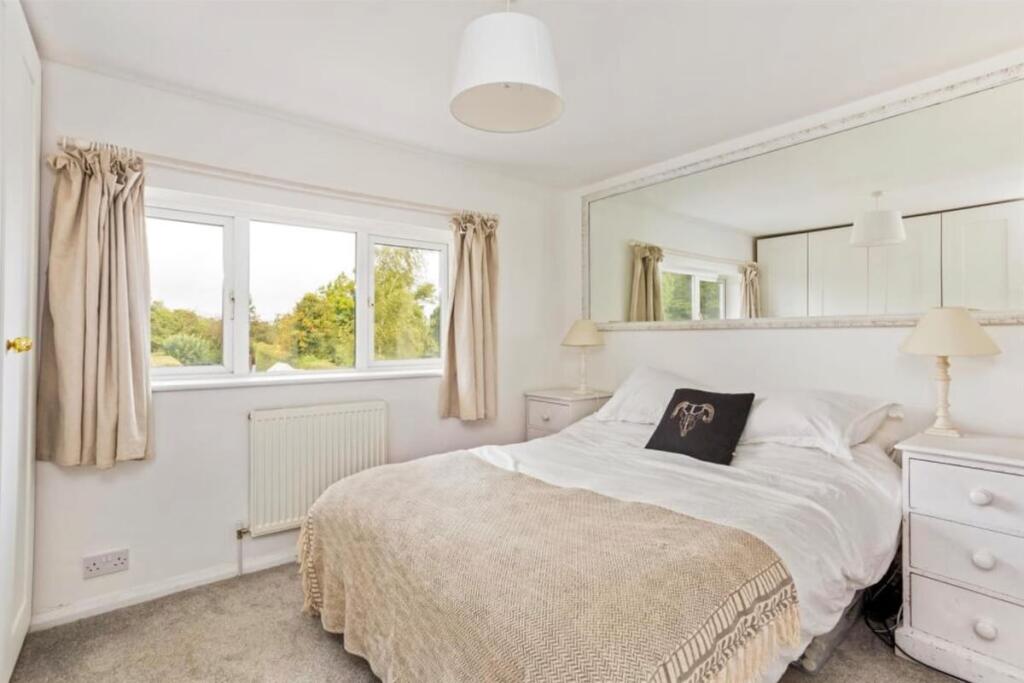 House in Hemel Hempstead - More