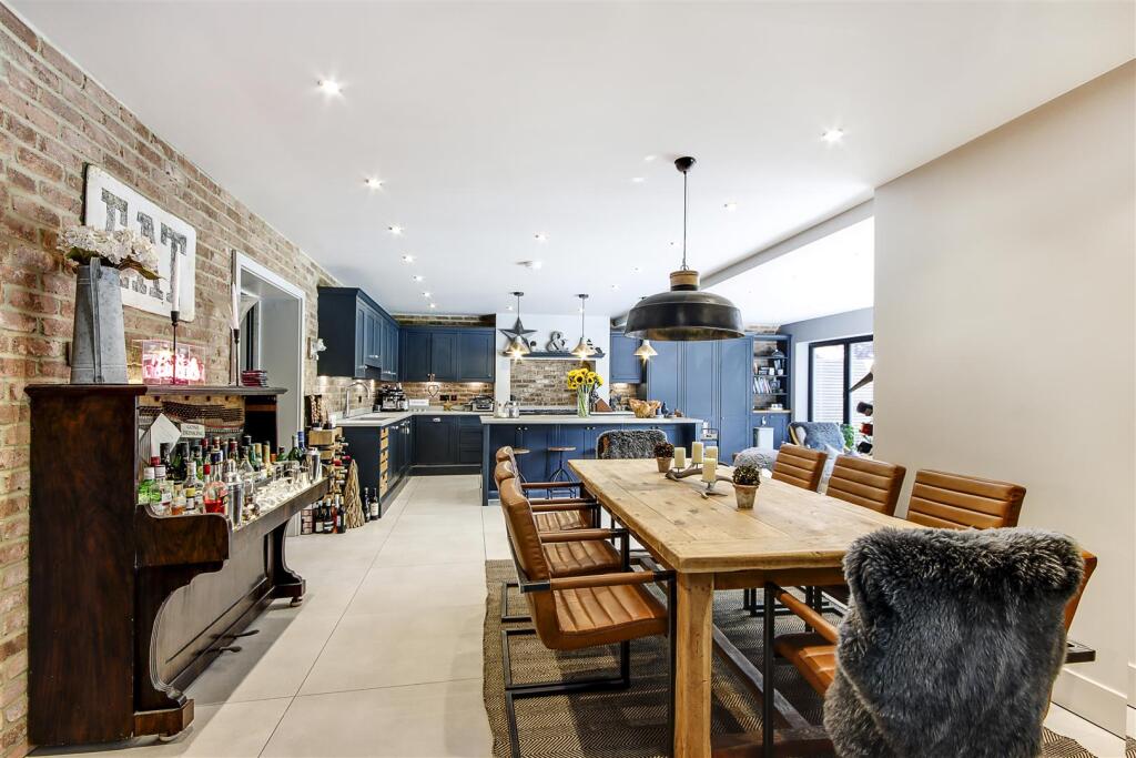 House in Tonbridge - View 5