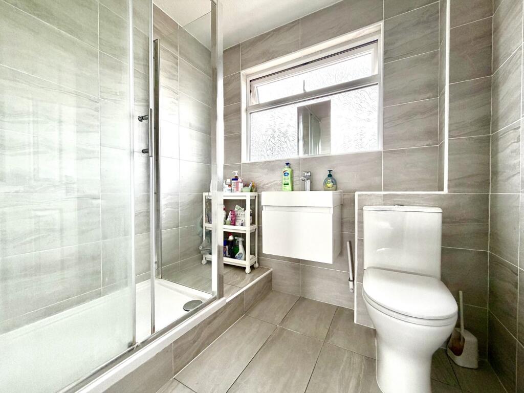 House in Kingston upon Thames - View 4