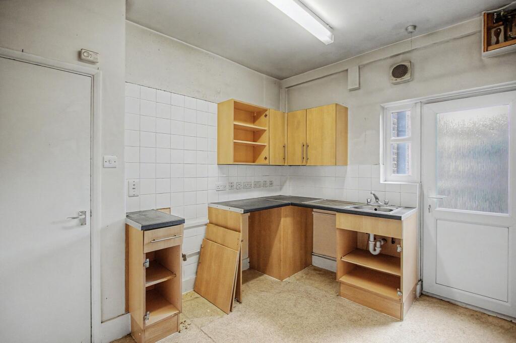 Apartment in London - View 5