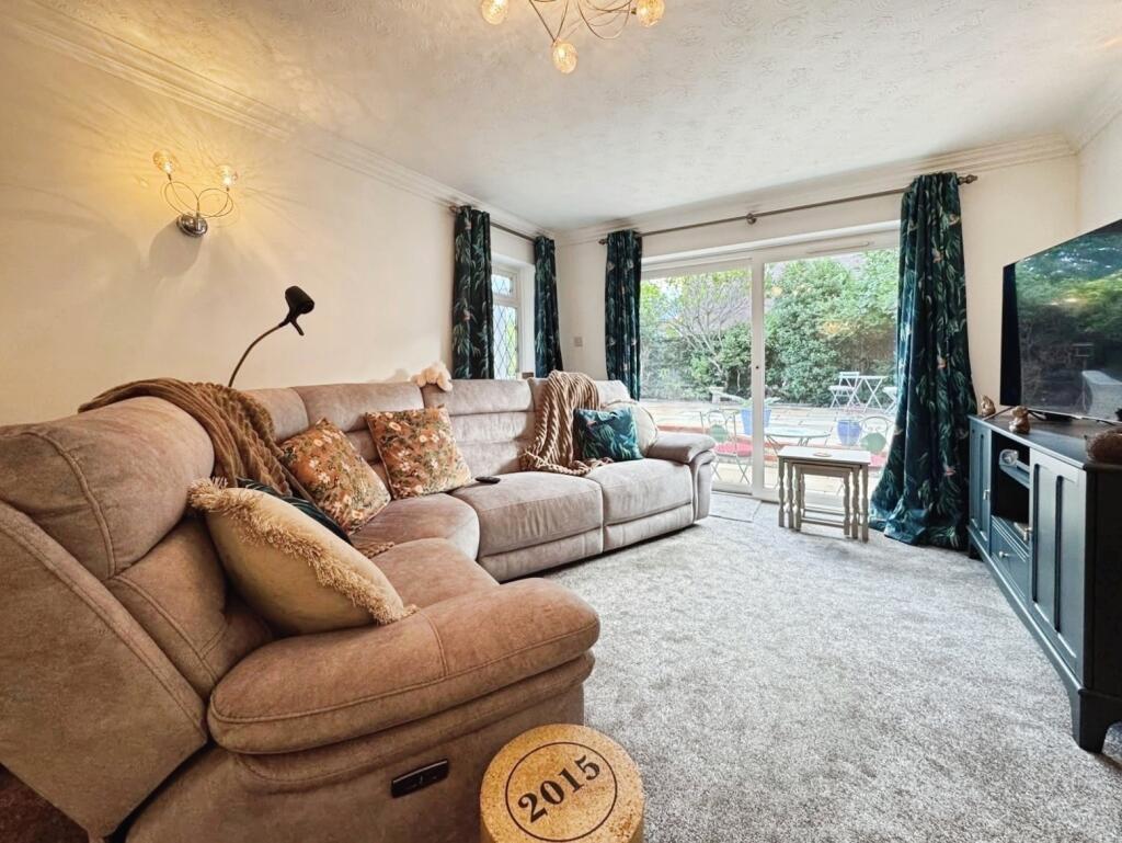 House in Hemel Hempstead, Bledlow-cum-Saunderton - View 2