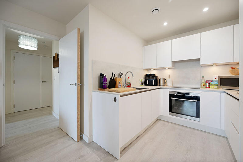 Apartment in Harrow - More