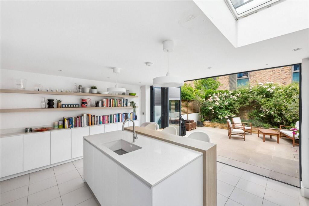Main image of property: Powerscroft Road, London, E5