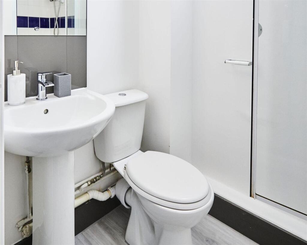 1 bedroom flat share for rent