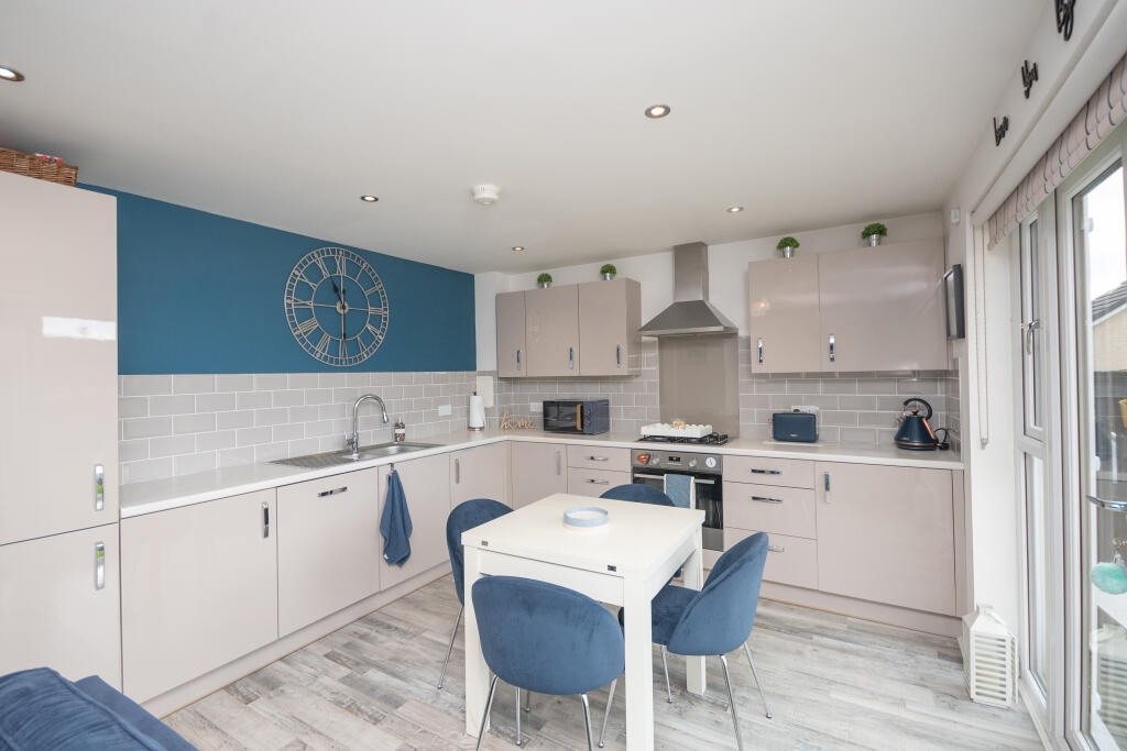 House in Glasgow - More
